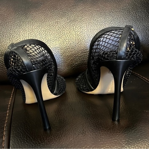 ONE DAY SALE! Bottega Veneta Women's Stretch Chunky Chain Pumps Mesh Leather NWB - Picture 6 of 8